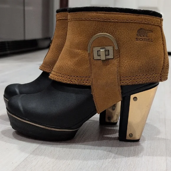 Sorel Women's Black and Tan Heeled Boots - Picture 1 of 10